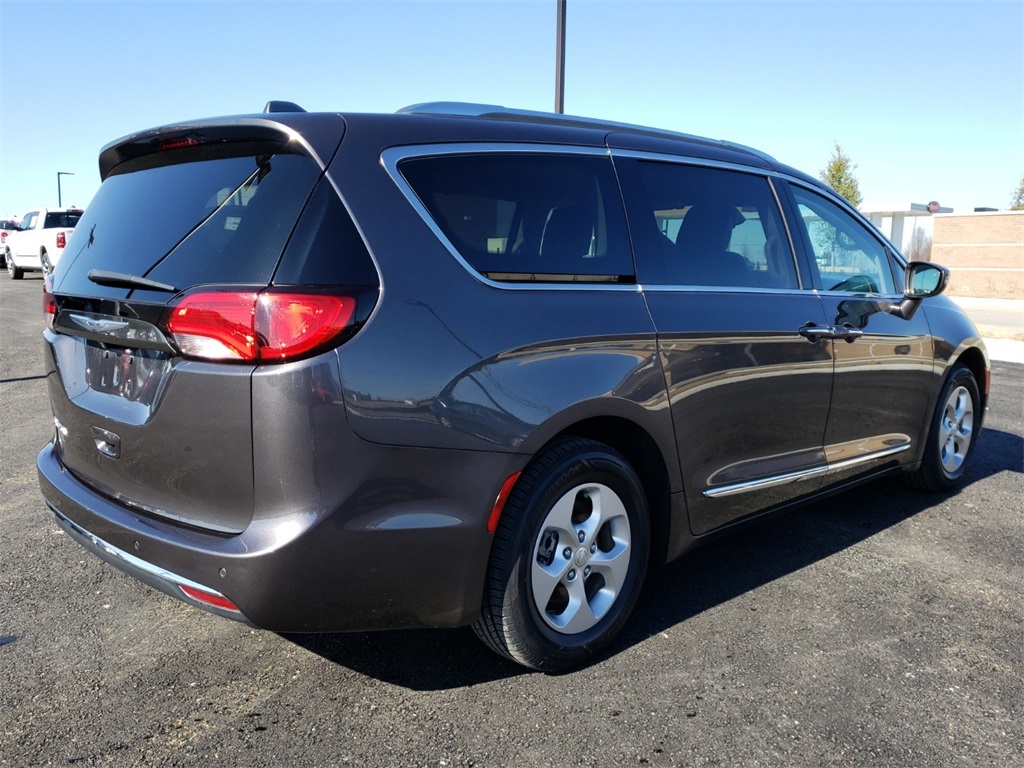 PreOwned 2017 Chrysler Pacifica Touring L Plus 4D