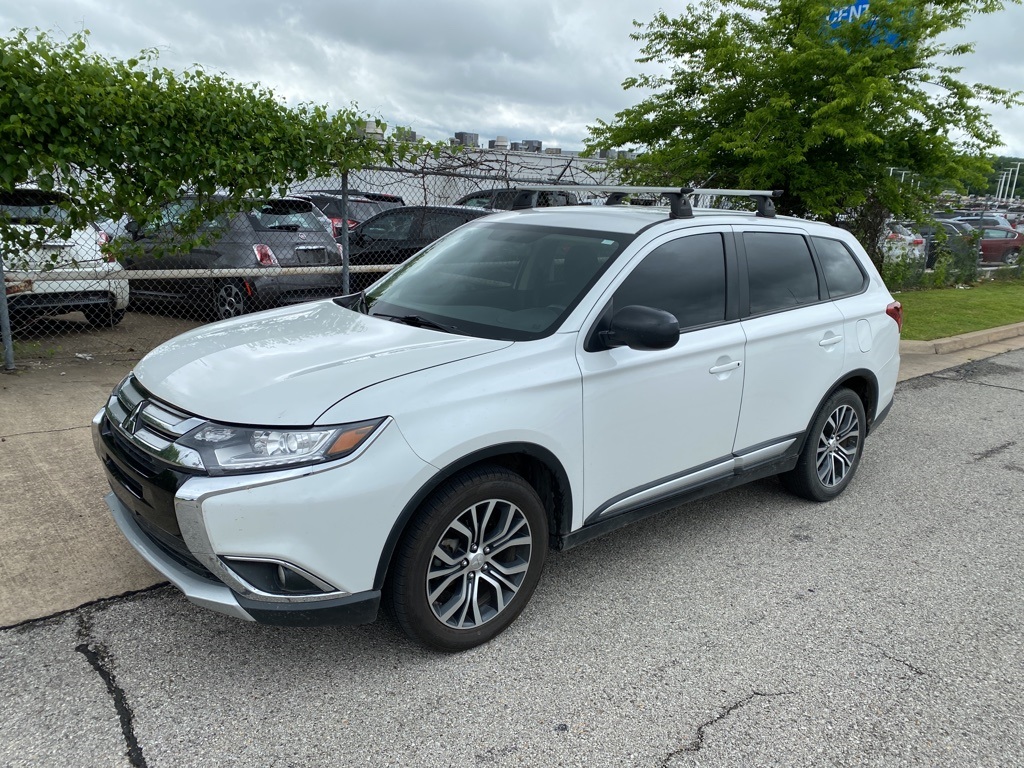 PreOwned 2017 Mitsubishi Outlander ES 4D Sport Utility in
